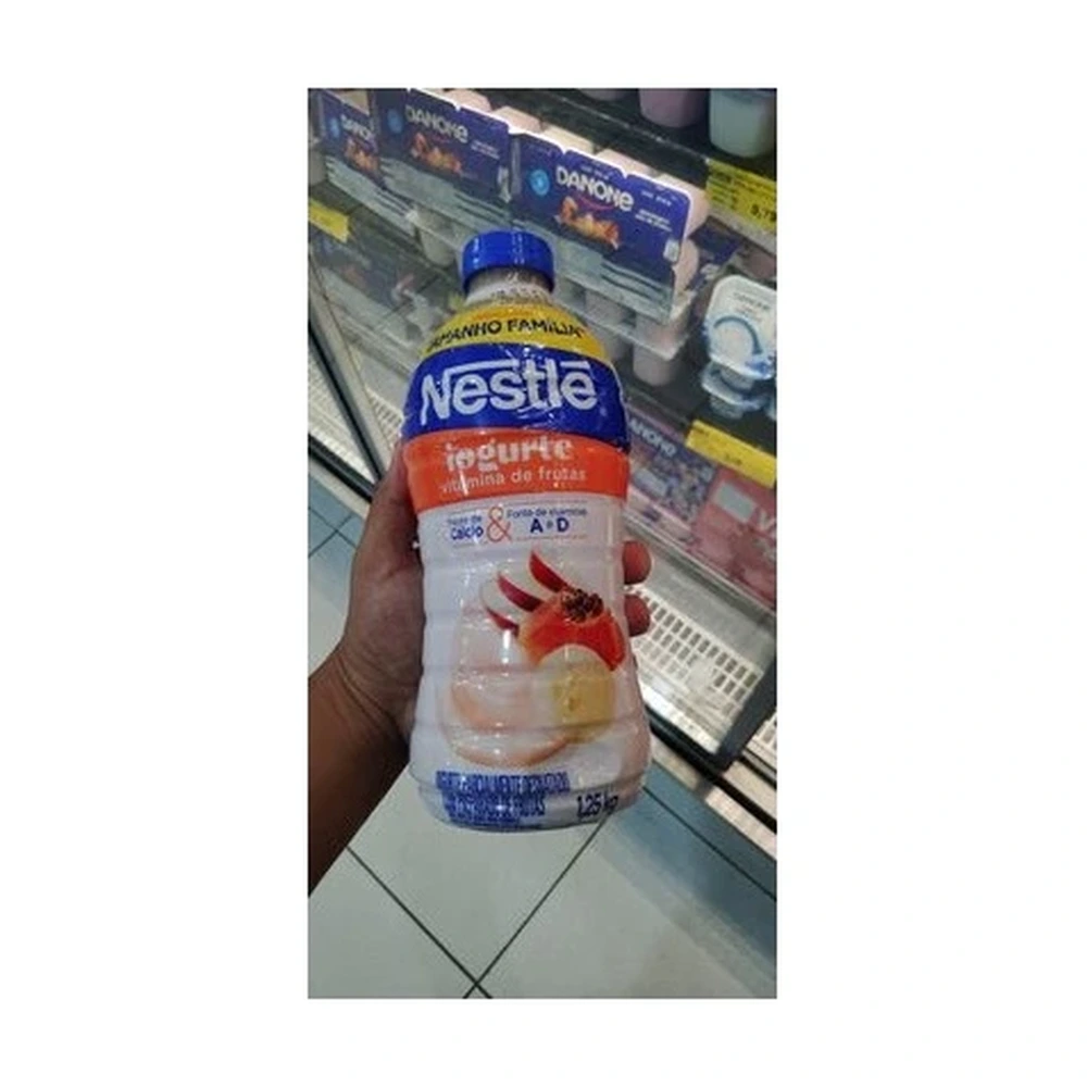 Iogurte Parcialmente Desnatado Vitamina De Frutas Nestlé Garrafa 1,25kg Tamanho Família